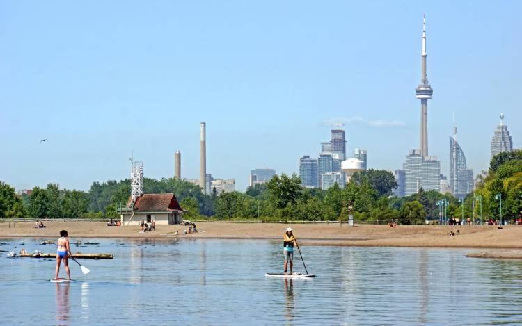 Basement Apartment In Luxury Beach House Toronto Exteriör bild