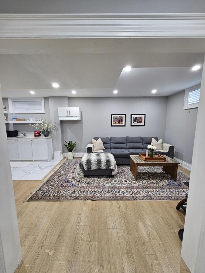 Basement Apartment In Luxury Beach House Toronto Exteriör bild