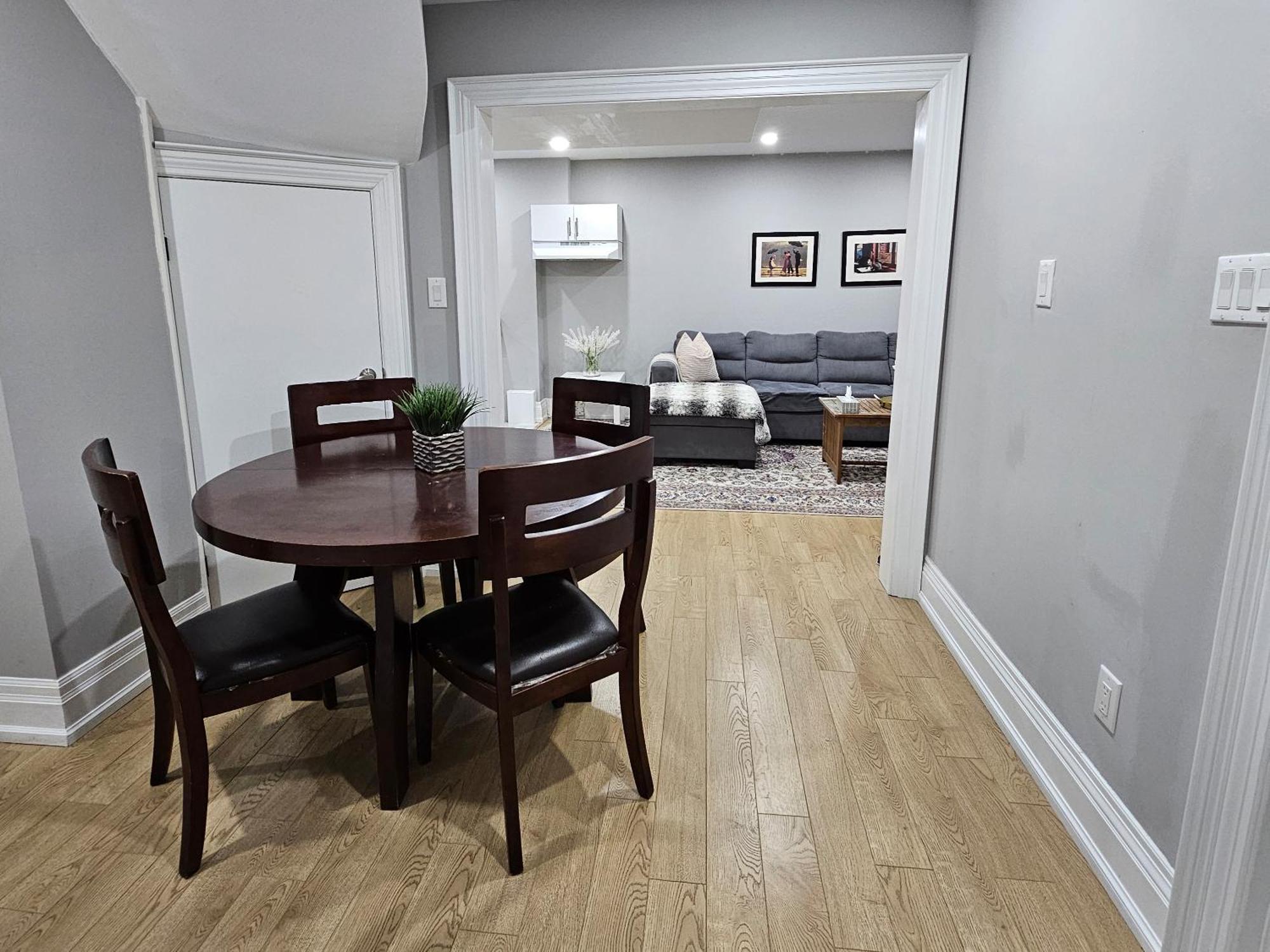 Basement Apartment In Luxury Beach House Toronto Exteriör bild